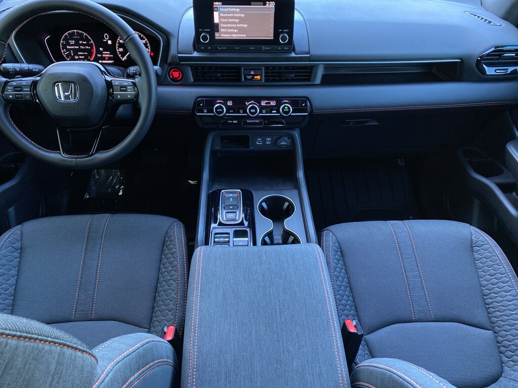 2025 Honda Pilot Sport photo 2