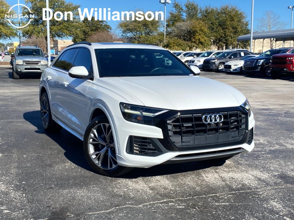 2021 Audi Q8 Premium's photo