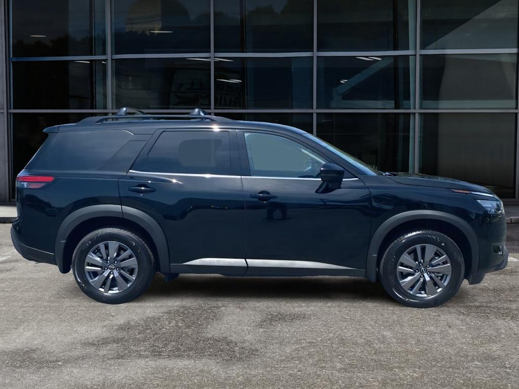 2025 Nissan Pathfinder SV photo 3