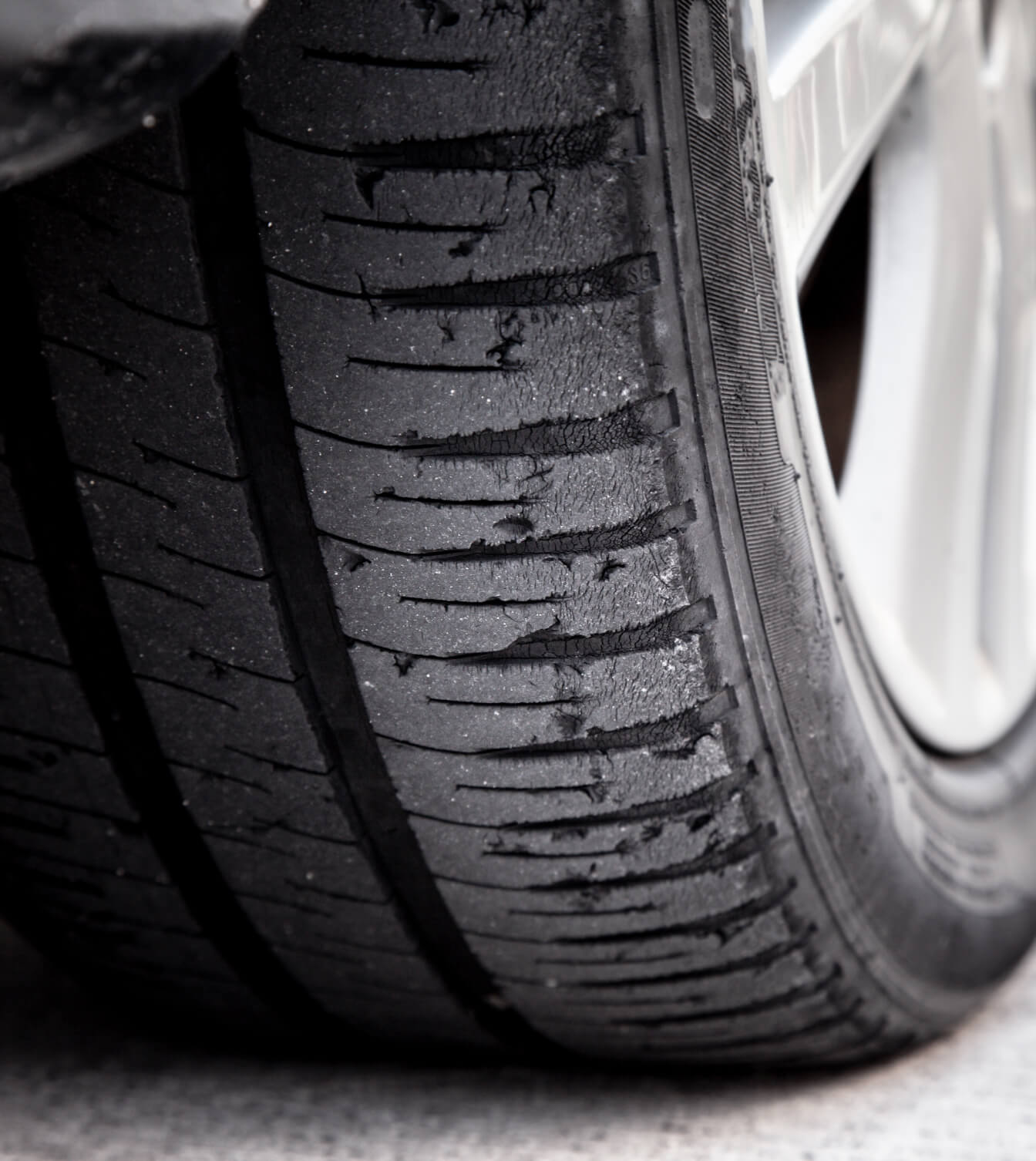 Signs You Need Tire Replacement