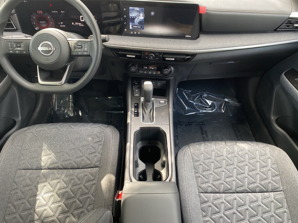 2026 Nissan Kicks SV photo 2