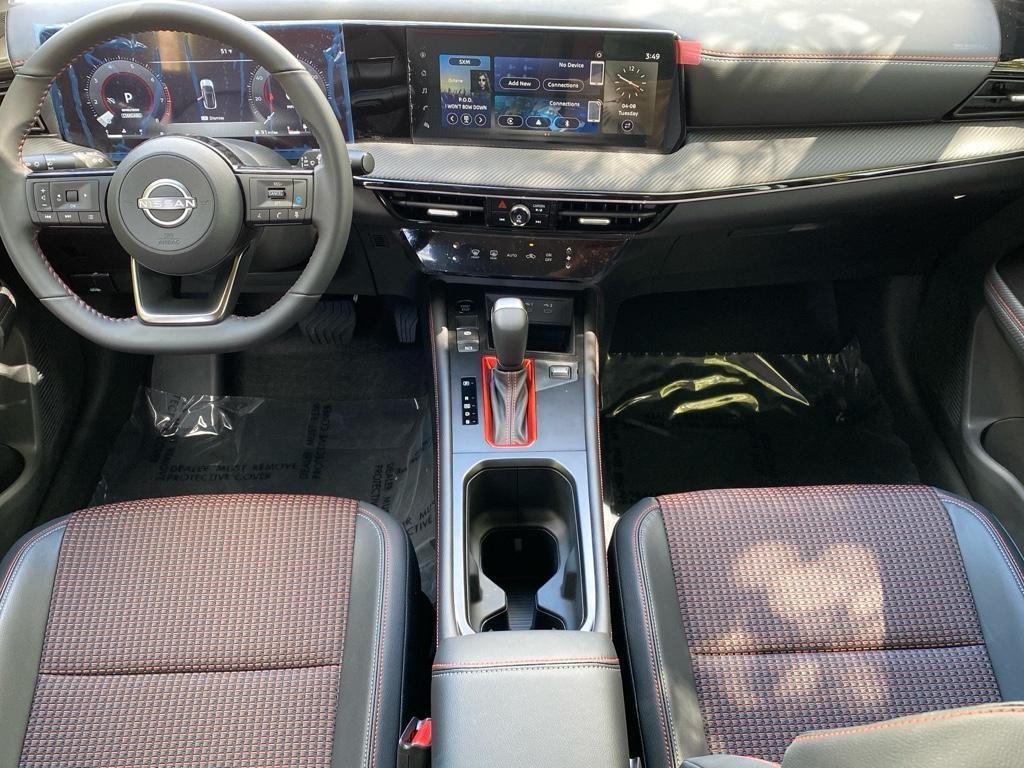 2025 Nissan Kicks SR photo 2