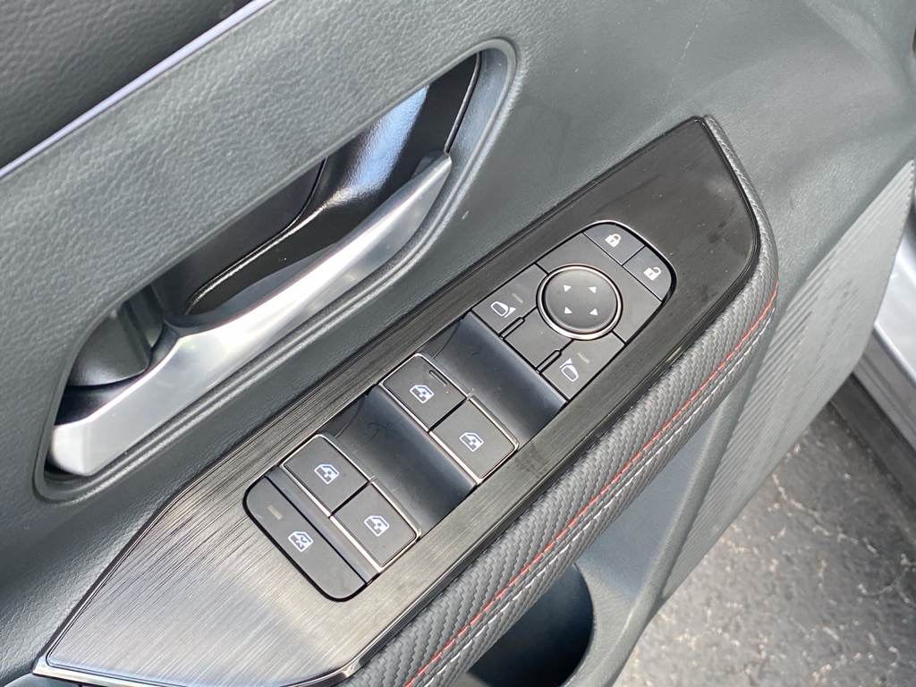 2025 Nissan Kicks SR - Photo 12