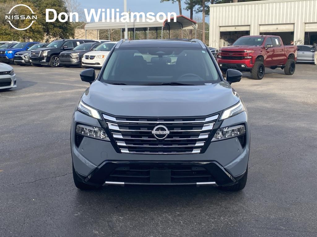 2024 Nissan Rogue Platinum's photo