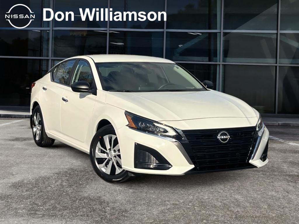 2025 Nissan Altima S's photo