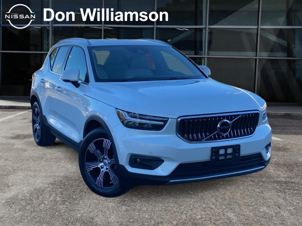 2020 Volvo XC40 Inscription's photo