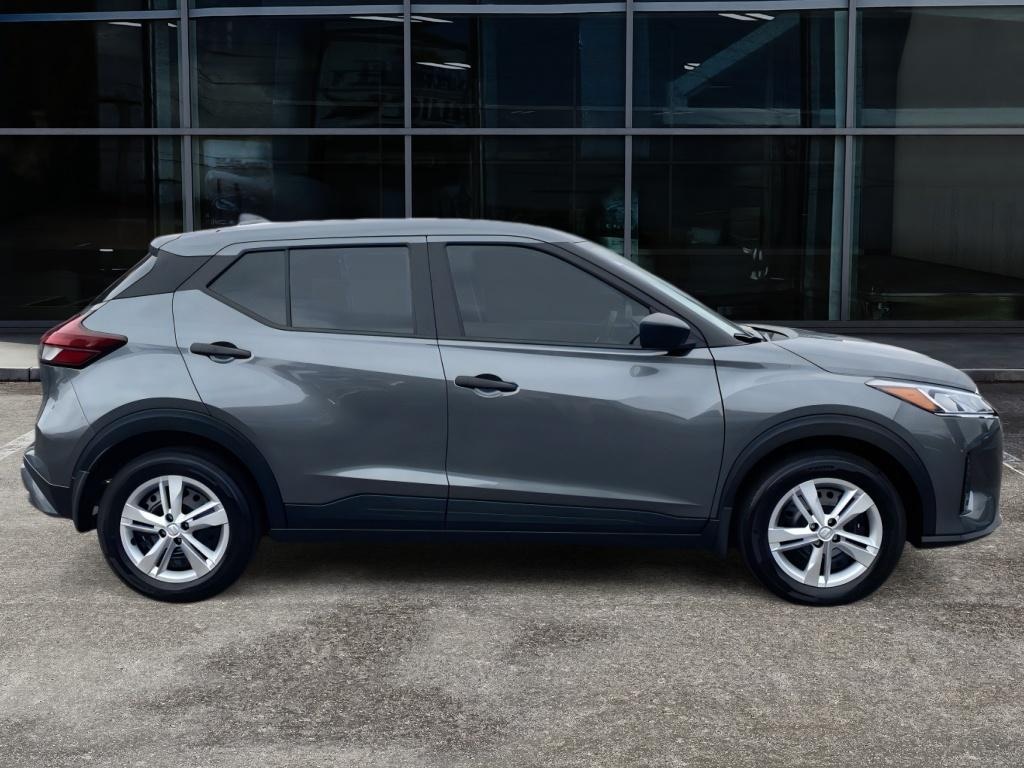 New 2025 Nissan Kicks Play S SUV