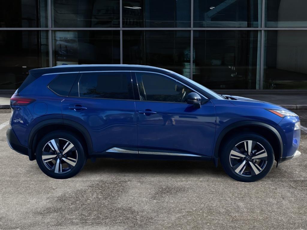 2023 Nissan Rogue Platinum photo 4