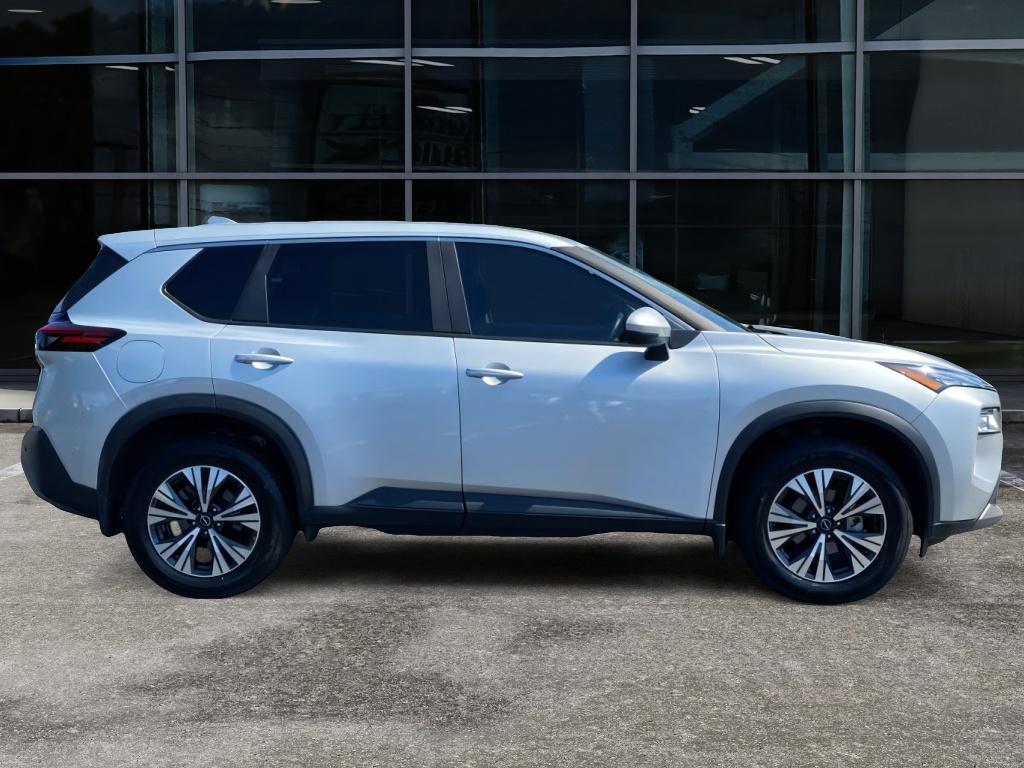 2023 Nissan Rogue SV photo 2