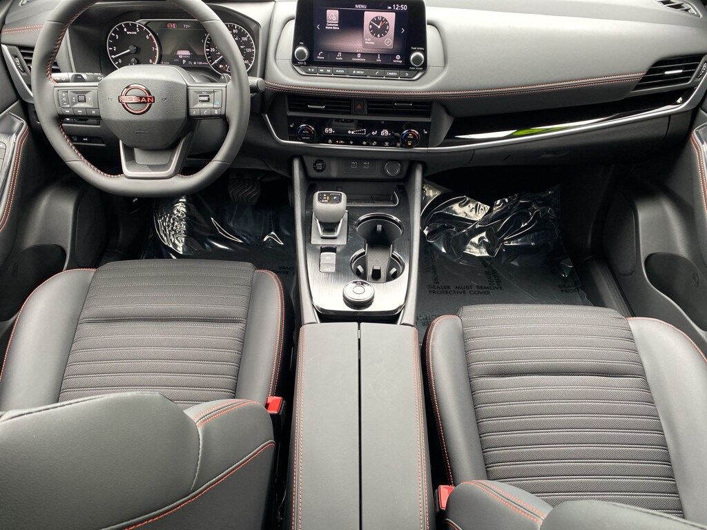 2026 Nissan Rogue SV photo 2