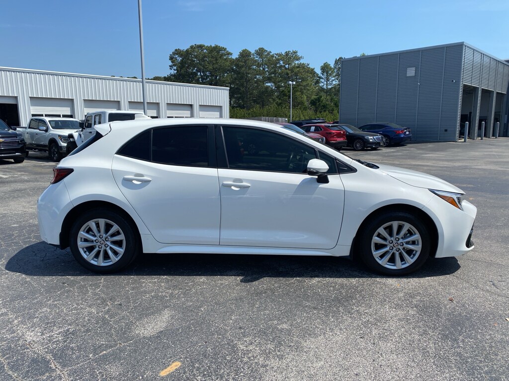 Certified 2025 Toyota Corolla Hatchback SE Hatchback