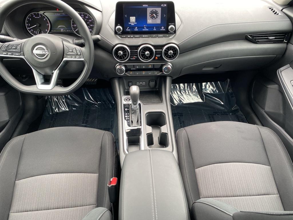 2025 Nissan Sentra SV photo 2