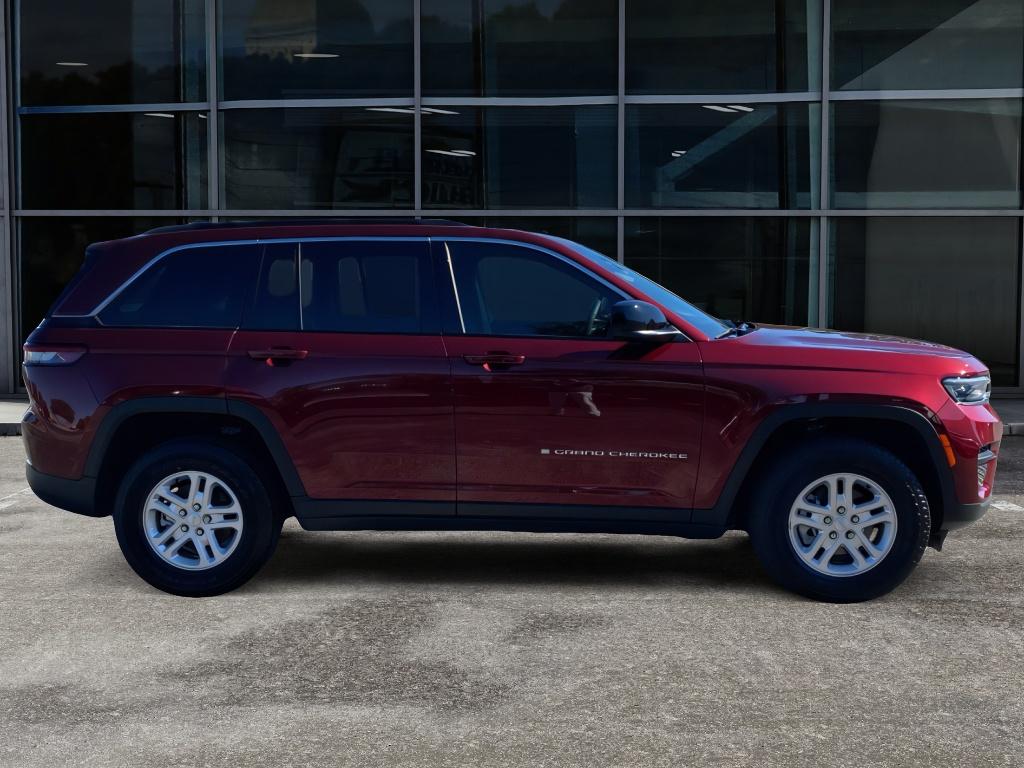 2024 Jeep Grand Cherokee Laredo photo 4
