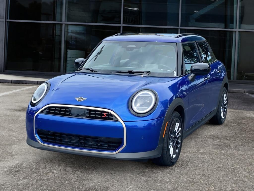 2025 Mini Cooper Hardtop S photo 2