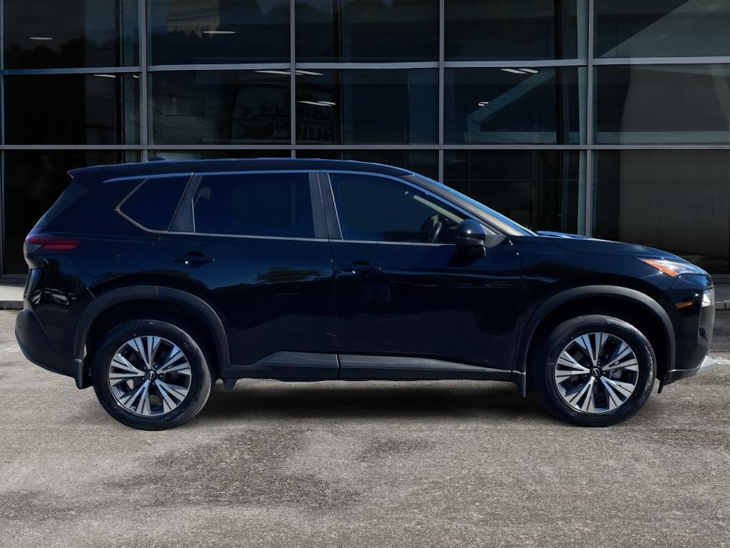 2022 Nissan Rogue SV photo 4
