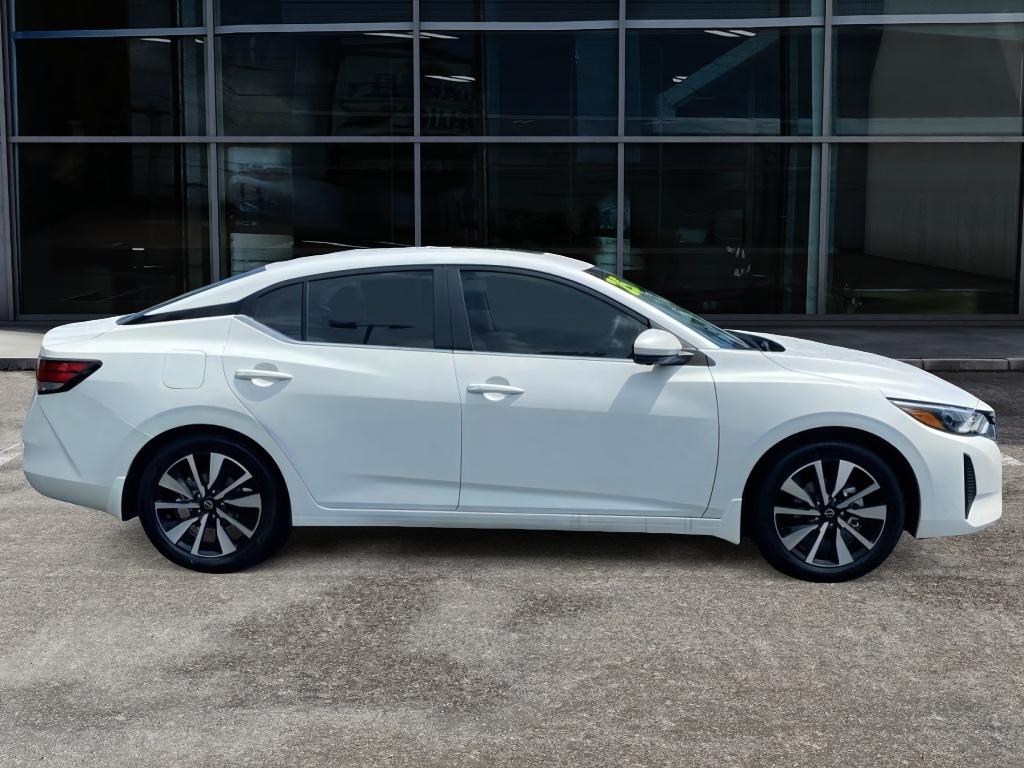 2025 Nissan Sentra SV photo 4