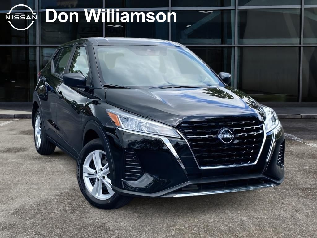 2025 Nissan KICKS PLAY Base's photo