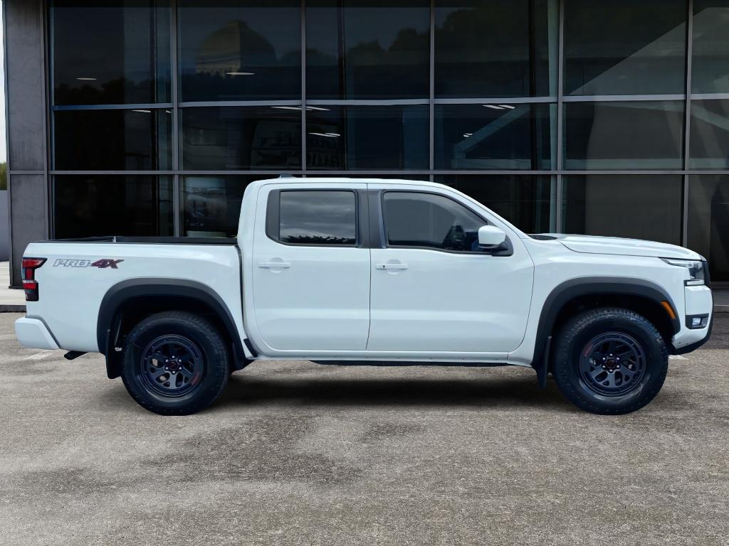 2025 Nissan Frontier PRO-4X Crew Cab photo 4