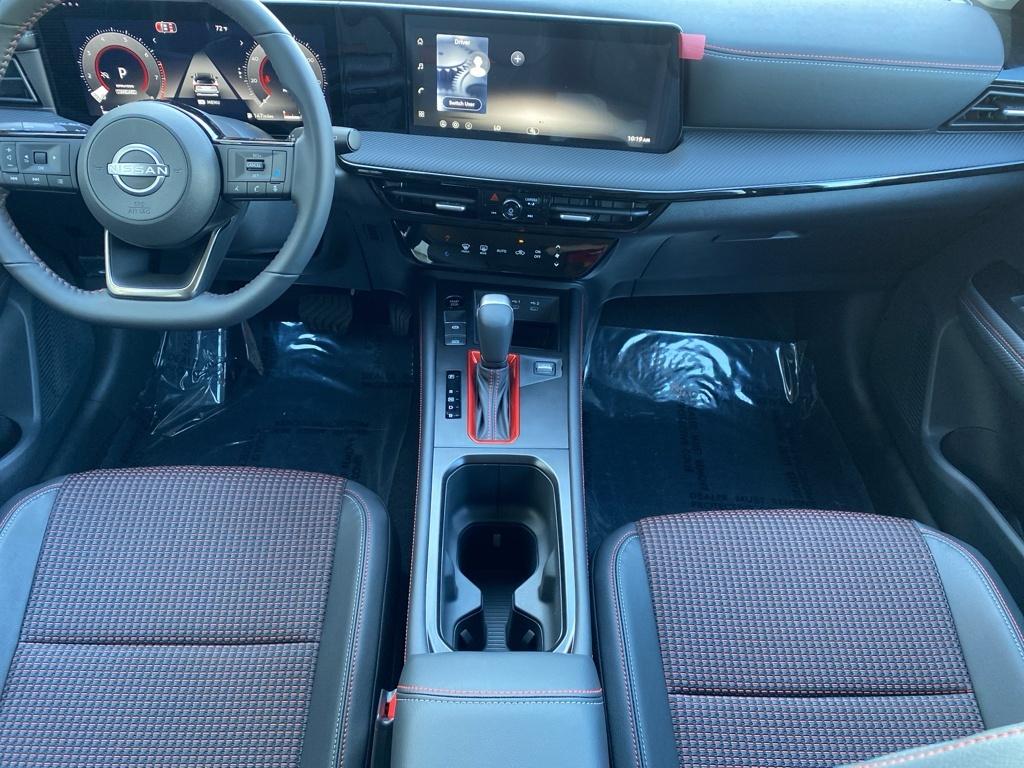 2026 Nissan Kicks SR photo 2