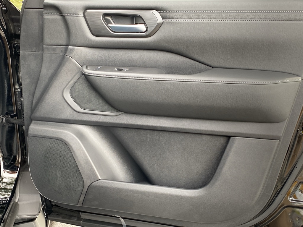 2026 Nissan Armada SV - Photo 28