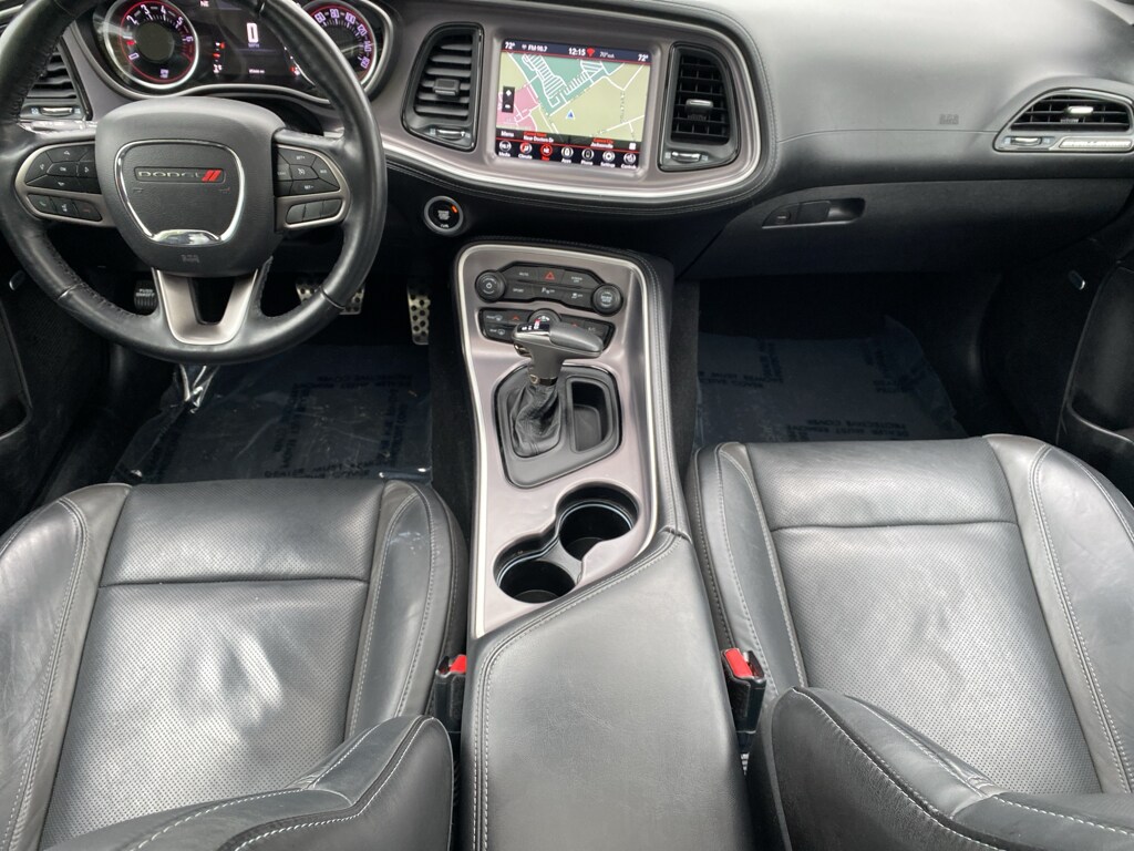 2021 Dodge Challenger SXT photo 2