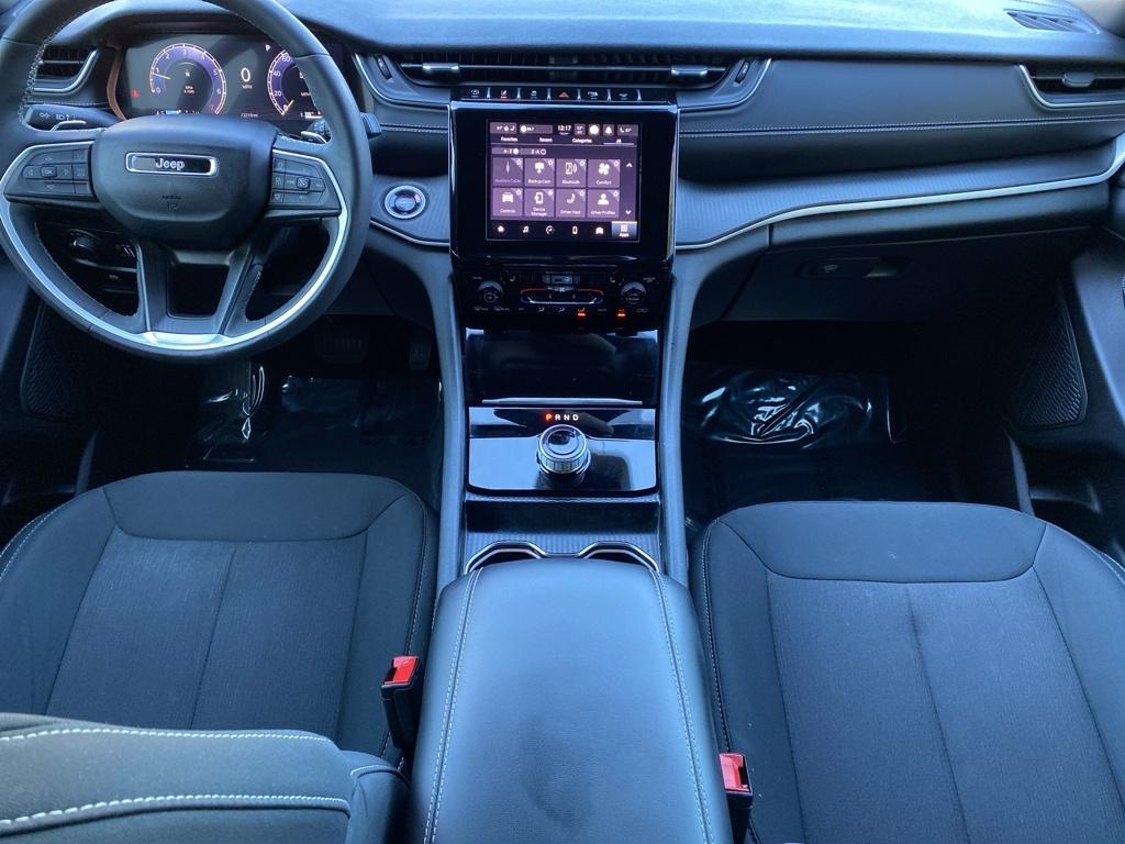 2024 Jeep Grand Cherokee Laredo photo 2