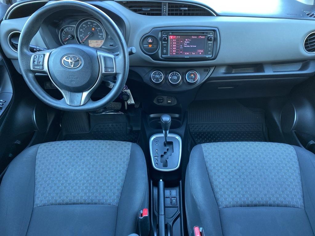 2017 Toyota Yaris LE SE photo 2