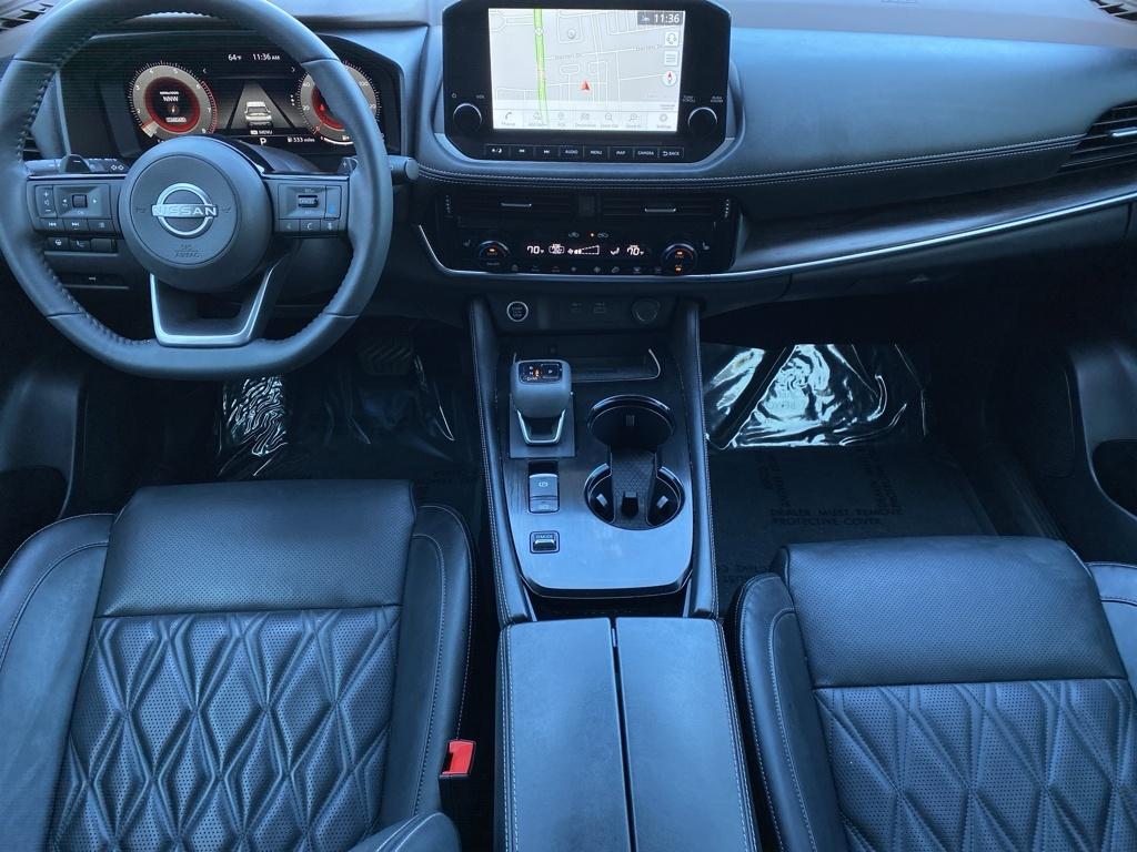 2022 Nissan Rogue Platinum photo 2