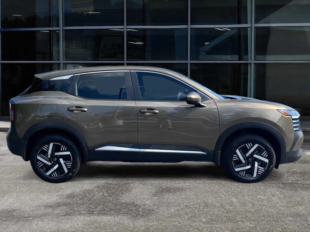 2025 Nissan Kicks SV photo 4