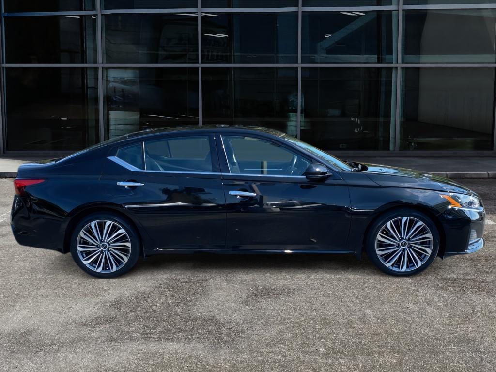 2023 Nissan Altima 2.5 SL photo 4