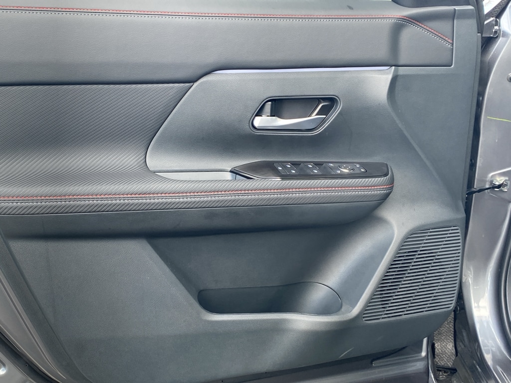 2025 Nissan Kicks SR - Photo 11