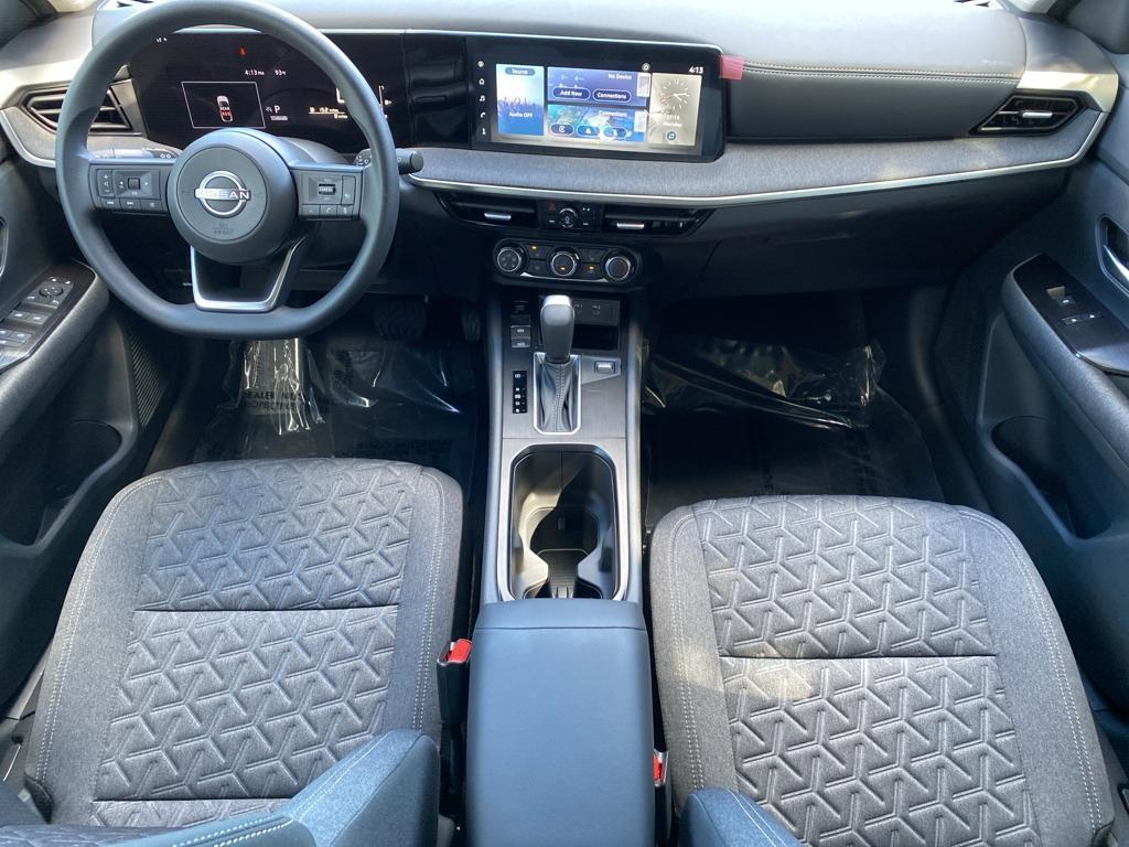 2025 Nissan Kicks SV photo 2