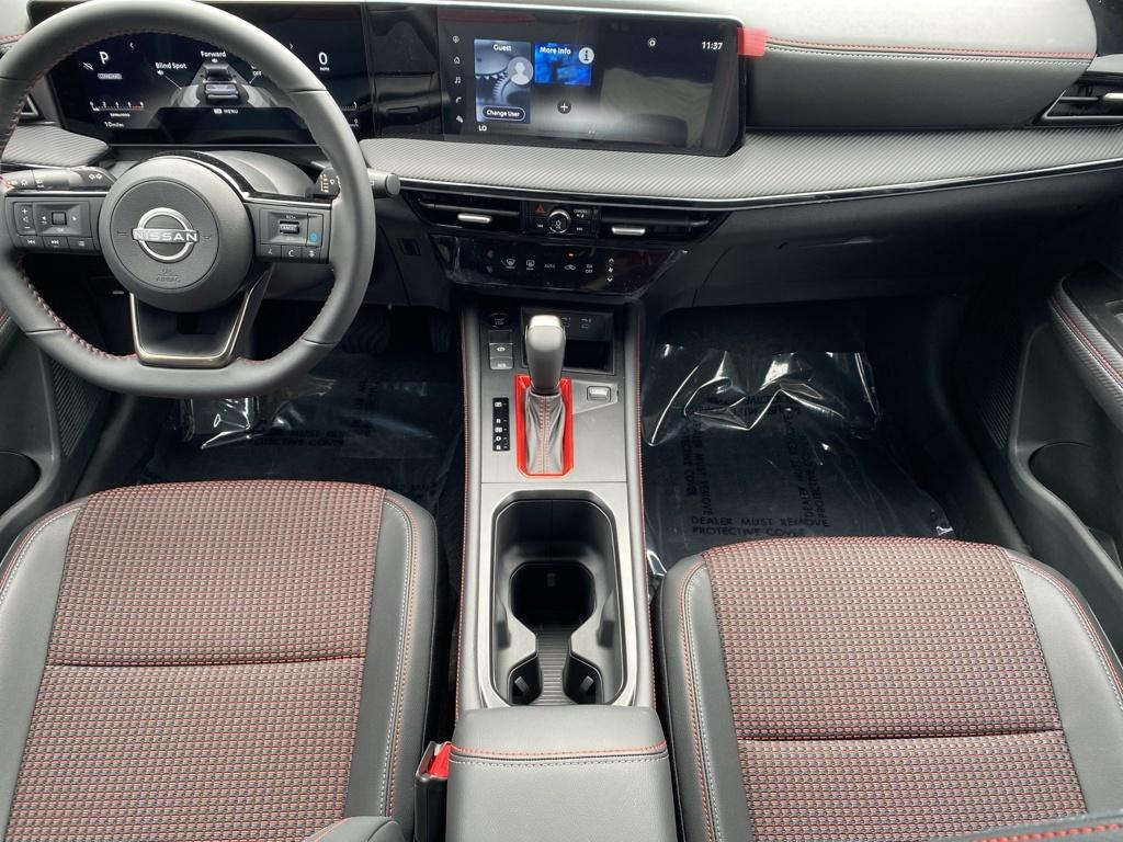 2025 Nissan Kicks SR photo 2