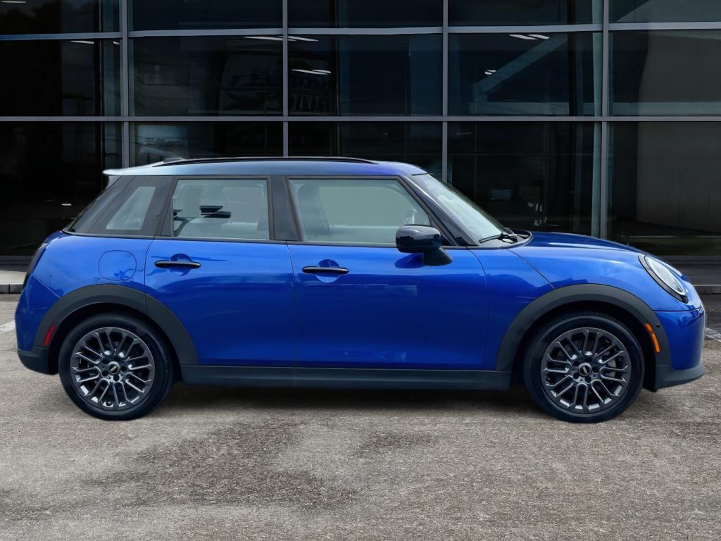 2025 Mini Cooper Hardtop S photo 3