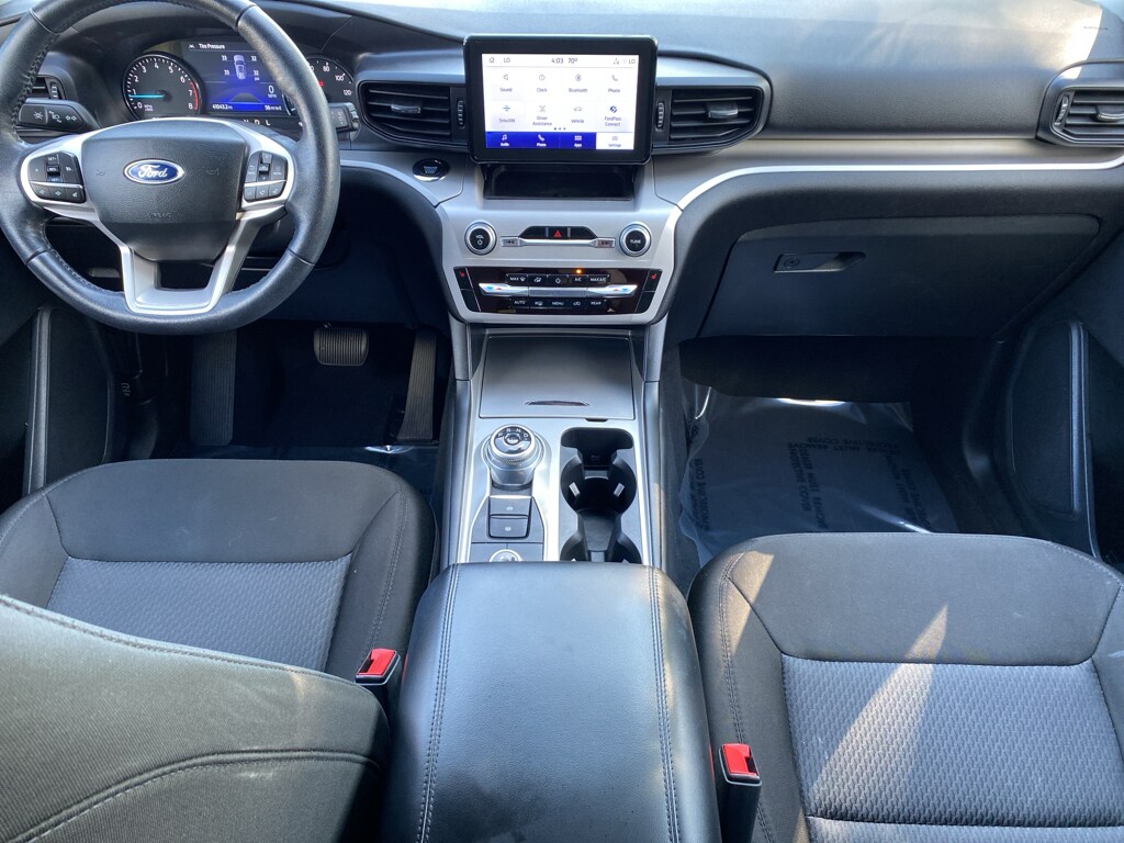 2022 Ford Explorer XLT photo 2