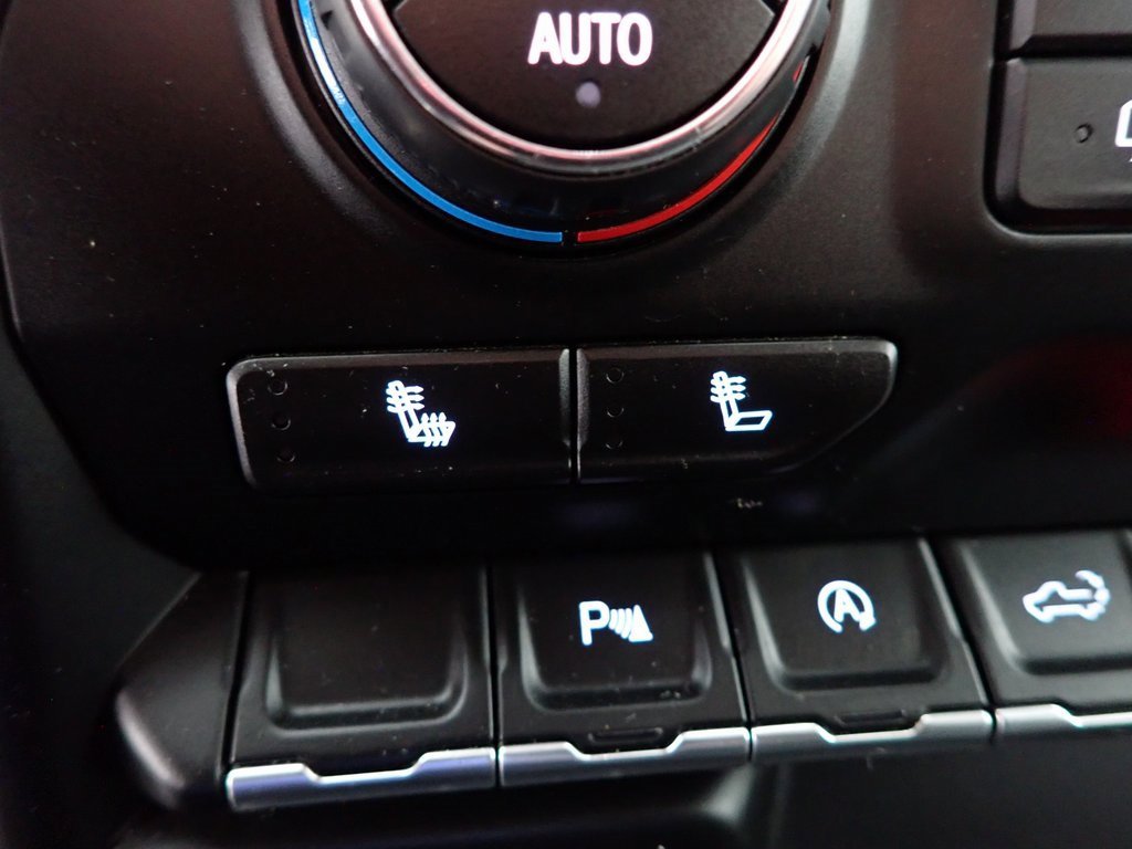 2019 Chevrolet Silverado 1500 LT photo 3