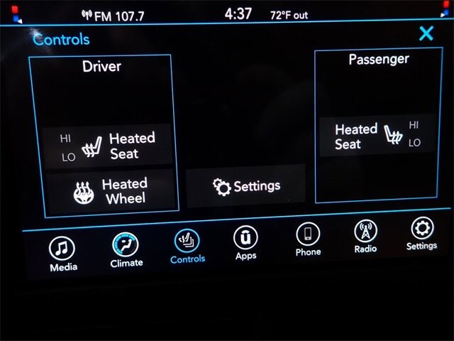 2020 Chrysler Voyager LXi photo 2