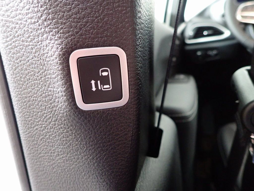 2026 Chrysler Pacifica Select - Photo 30