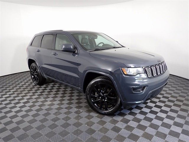 Used 2017 Jeep Grand Cherokee Altitude with VIN 1C4RJFAG5HC886541 for sale in Rockbridge, OH