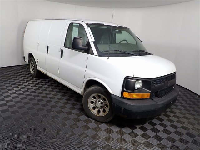 Used 2009 Chevrolet Express Cargo Work Van with VIN 1GCFG15X091106621 for sale in Rockbridge, OH