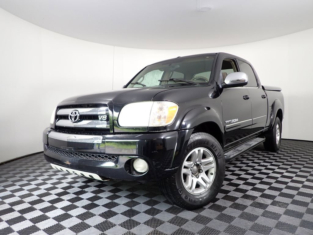 Used 2005 Toyota Tundra SR5 with VIN 5TBDT44175S477525 for sale in Rockbridge, OH