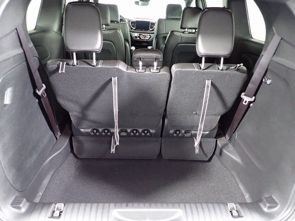 2026 Chrysler Pacifica Select - Photo 15
