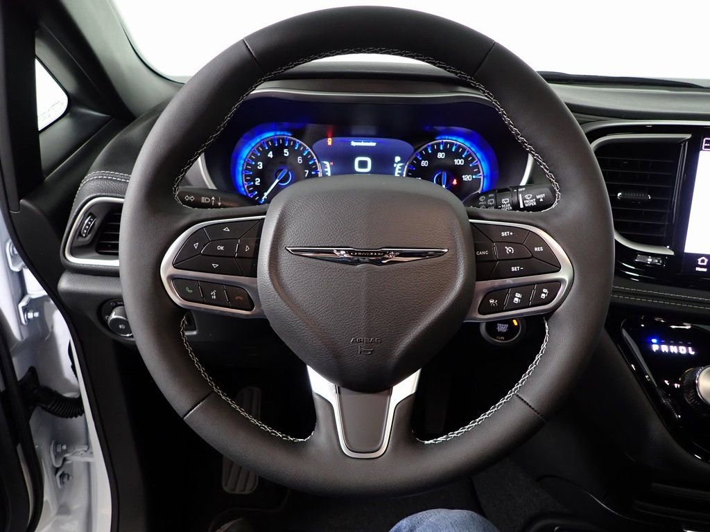 2026 Chrysler Pacifica Select - Photo 24