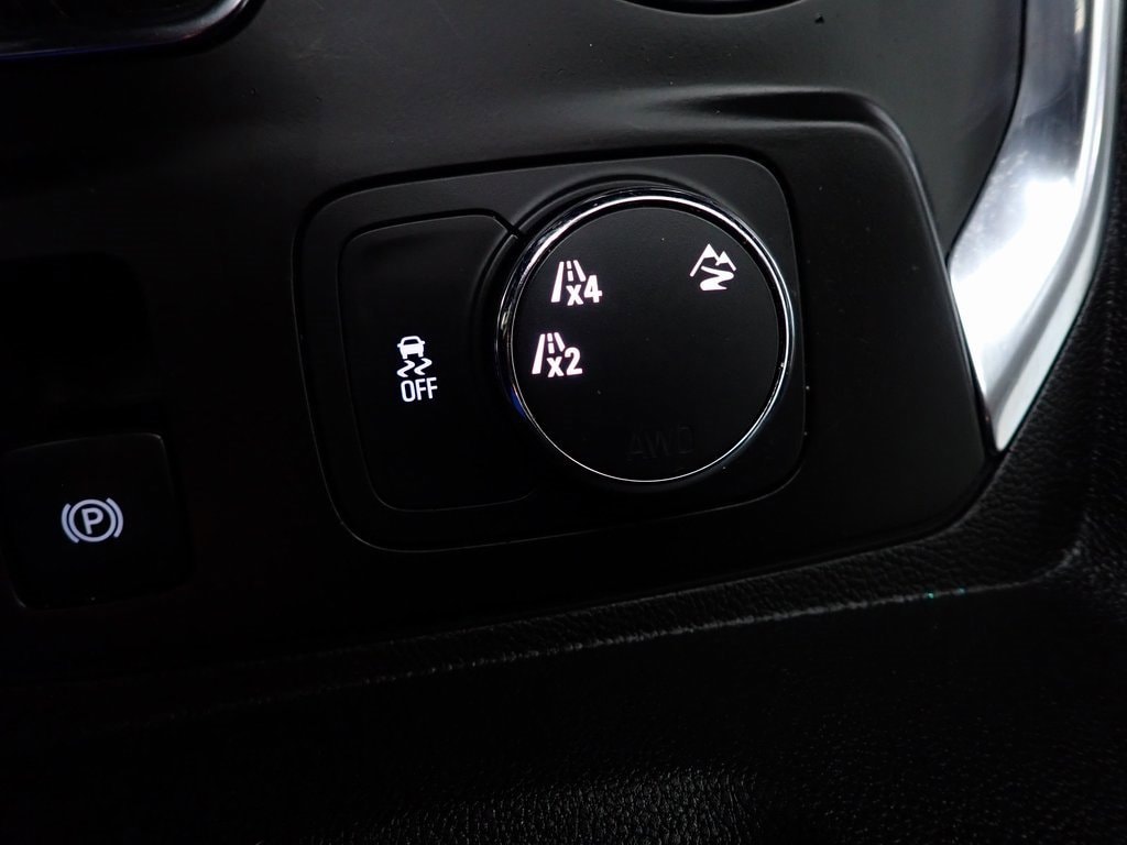 Used 2019 Chevrolet Traverse LS with VIN 1GNEVFKW7KJ140837 for sale in Rockbridge, OH