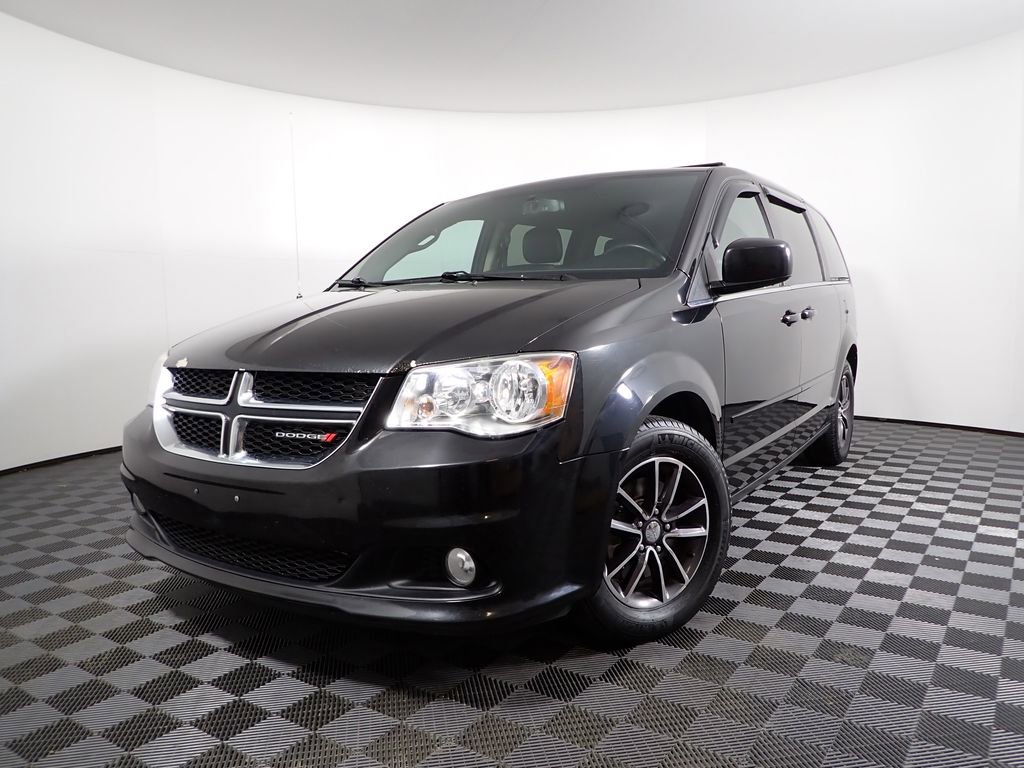 Used 2017 Dodge Grand Caravan SXT with VIN 2C4RDGCG5HR672635 for sale in Rockbridge, OH