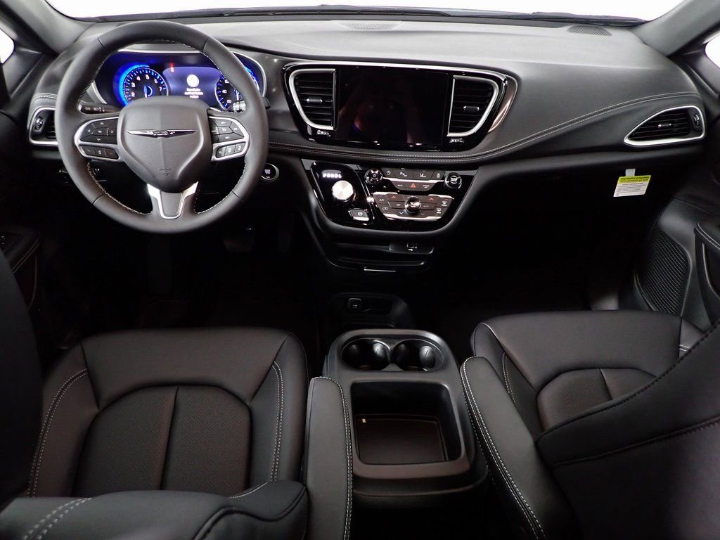 2026 Chrysler Pacifica Select - Photo 27