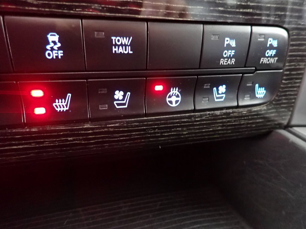 2018 Ram 1500 Limited photo 2