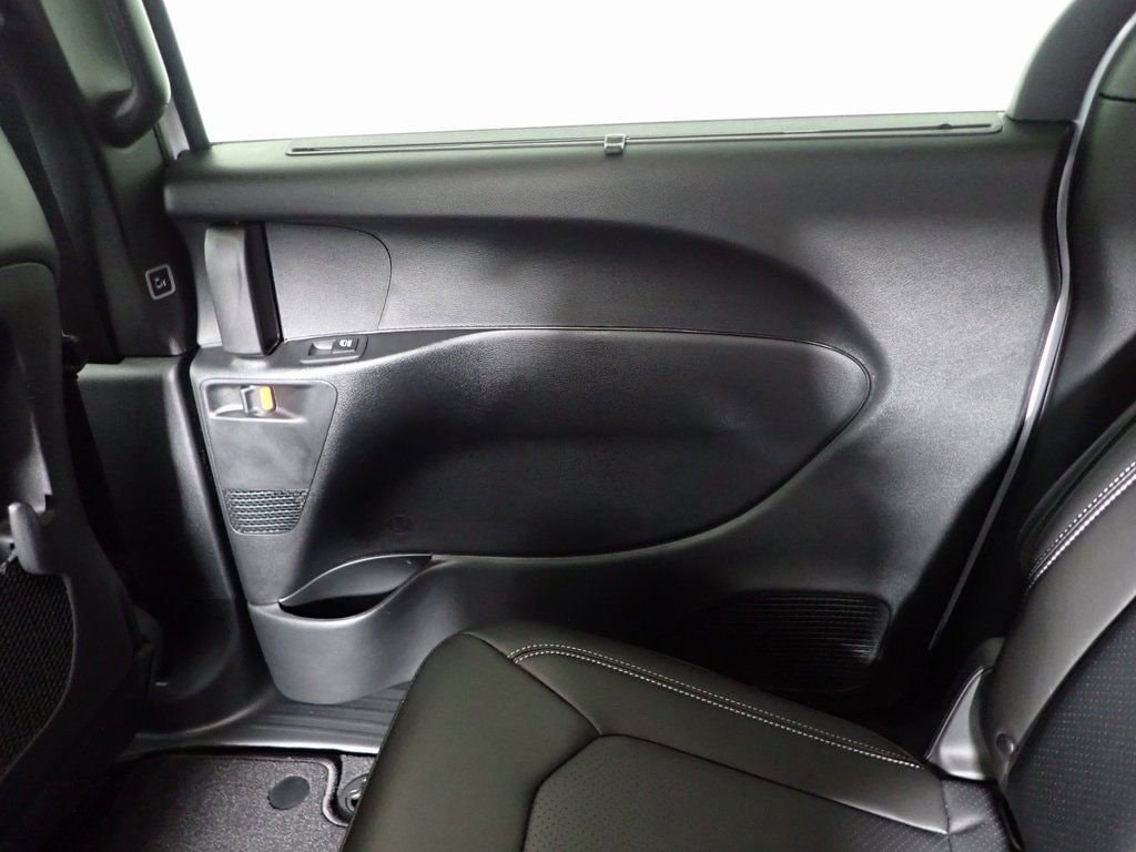 2026 Chrysler Pacifica Select - Photo 31