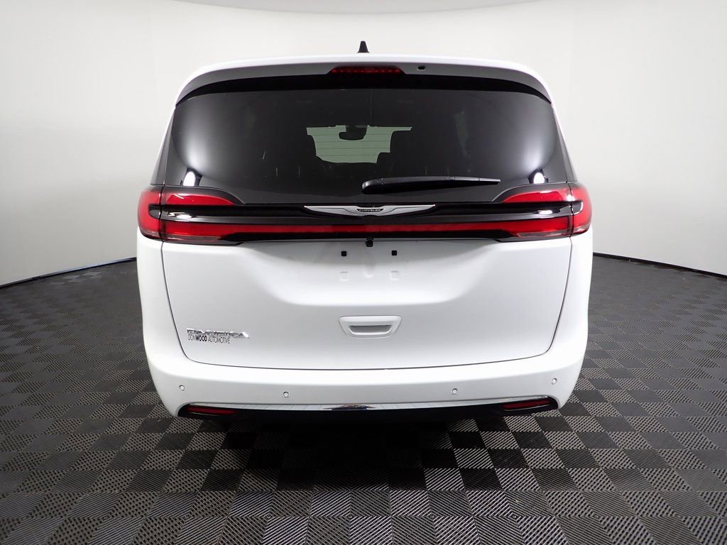 2026 Chrysler Pacifica Select - Photo 13
