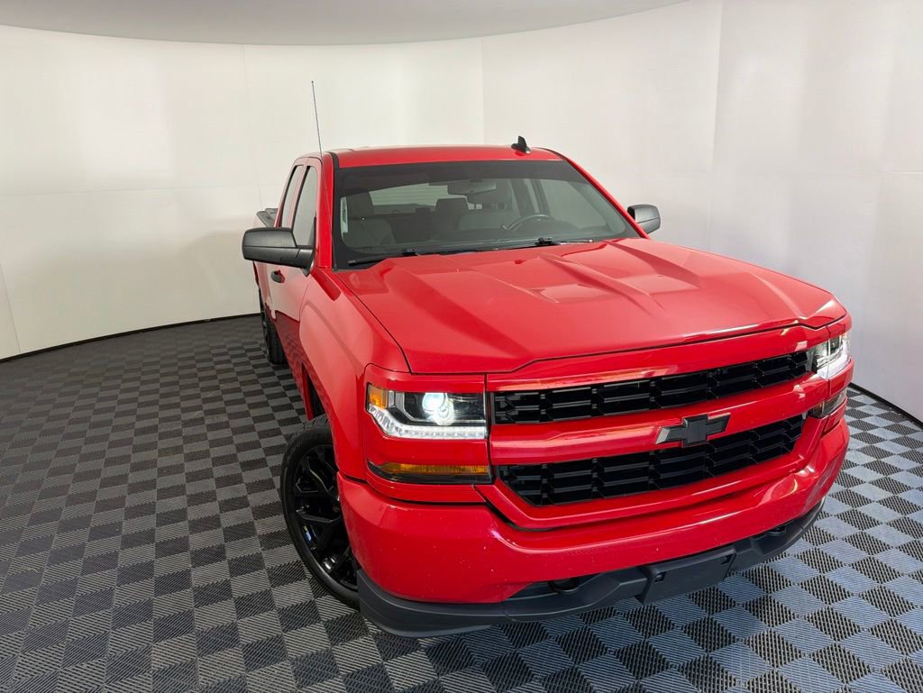 Used 2018 Chevrolet Silverado 1500 Custom with VIN 1GCRCPEC8JZ340830 for sale in Rockbridge, OH